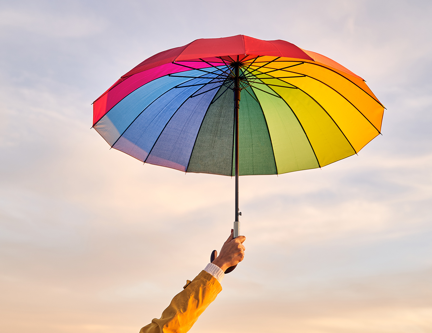 Parapluie aux couleurs de l'arc-en-ciel